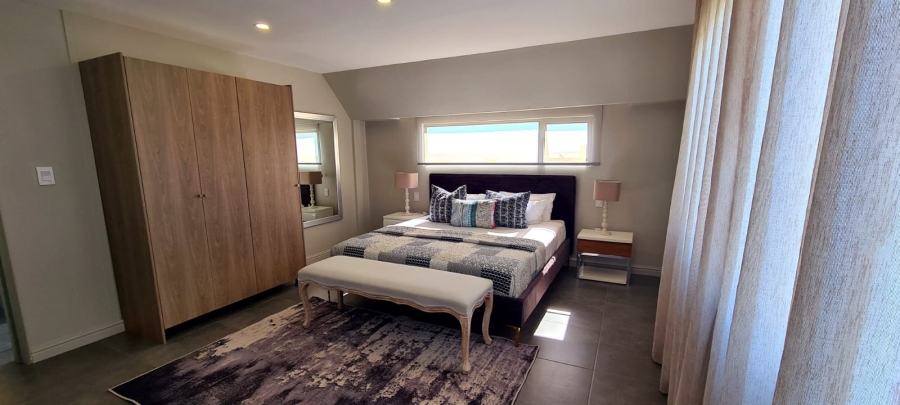 10 Bedroom Property for Sale in Bloubergstrand Western Cape
